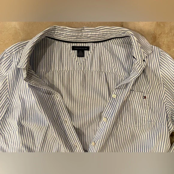 Iconic Tommy Hilfiger Classic button-up style w/White and Blue Striped Shirt - L - Picture 4 of 10